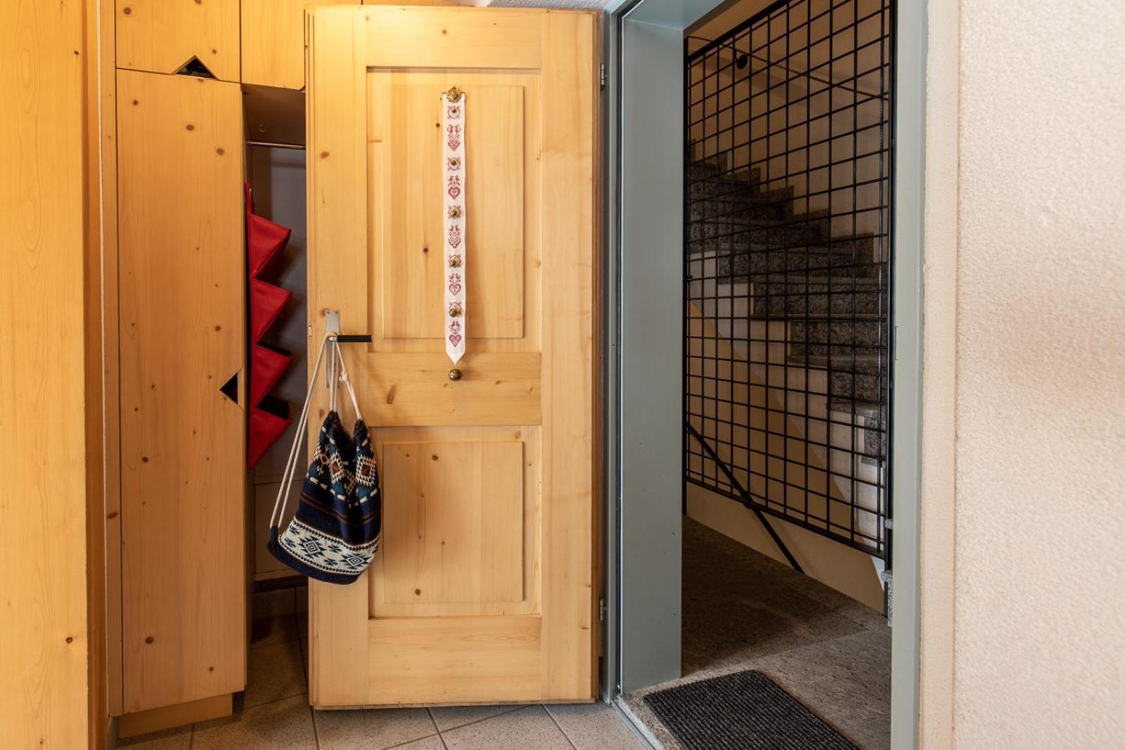 Chasa Tredeschin Apartment Scuol Exterior foto